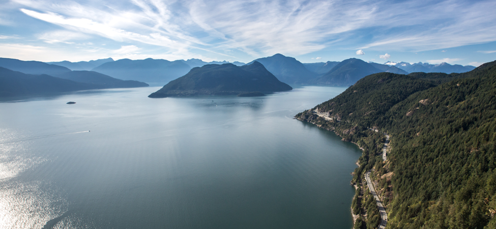 ROCKY MOUNTAINEER TRAIN TOUR “GOLD LEAF SERVICE”