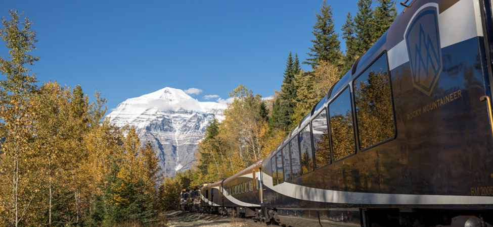 ROCKY MOUNTAINEER TRAIN TOUR “GOLD LEAF SERVICE”