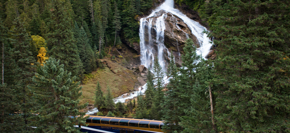 ROCKY MOUNTAINEER TRAIN TOUR “GOLD LEAF SERVICE”